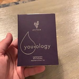 Younique brightening serum ☀️